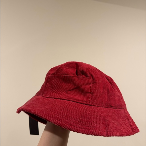 Steve Madden velvet bucket hat with side pocket - Picture 1 of 3